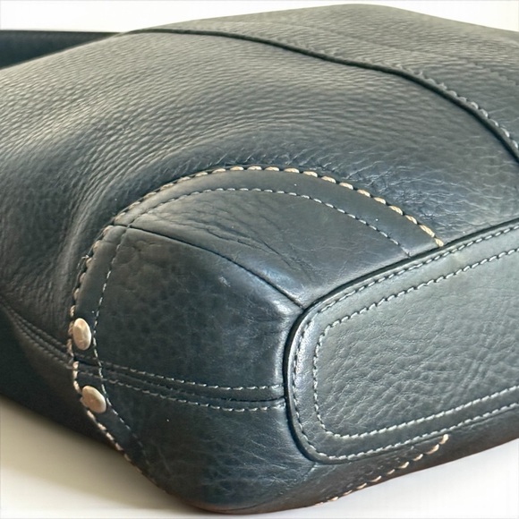 Authentic Coach Black Leather Bucket Shoulder Bag! - Picture 7 of 14